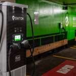 Borne de recharge rapide SWTCH dans un stationnement souterrain